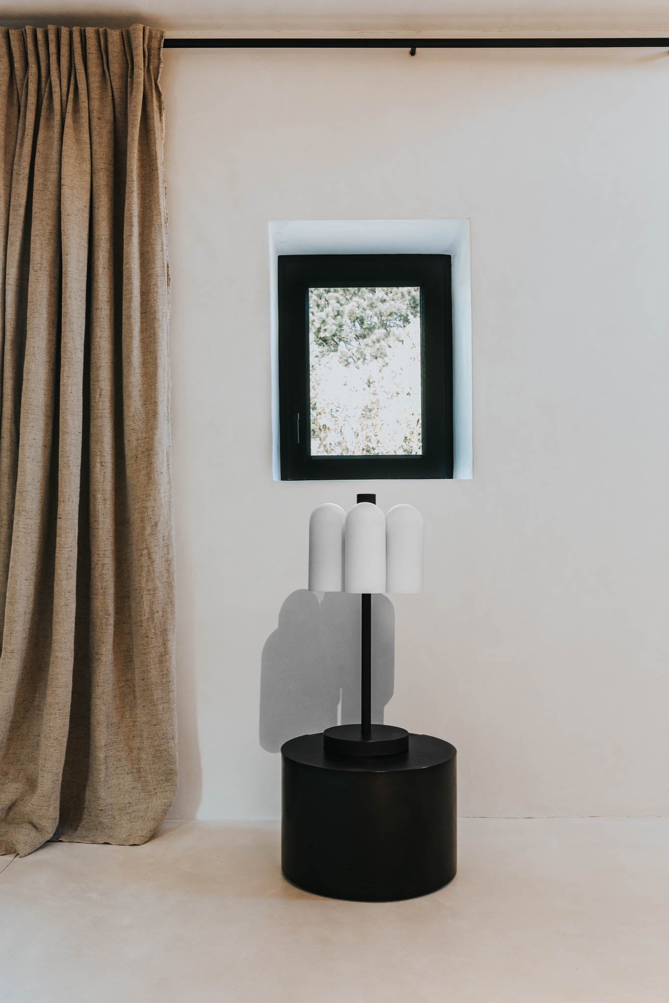 Schwung Odyssey 6 Black Gunmetal Table Lamp